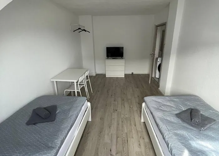 Renovierte In Direkt An Der Mosel! 아파트 *